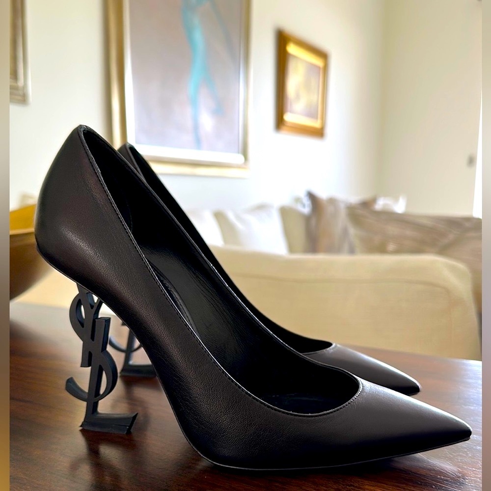 Authentic Saint Laurent Logo black Pumps
